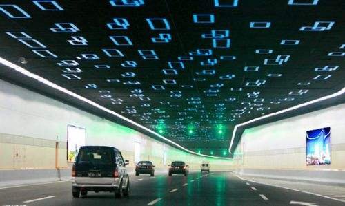 Commercial linear lighting installation