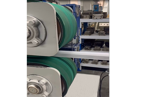 Haul-off and calibration equipment for profiles