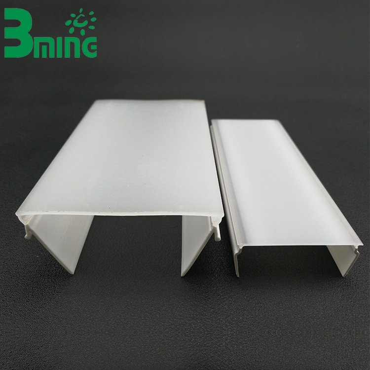 Snap-in linear diffuser for LED profile housing
