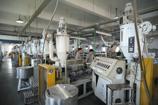 PC and PMMA extrusion production lines at Baoming Optical